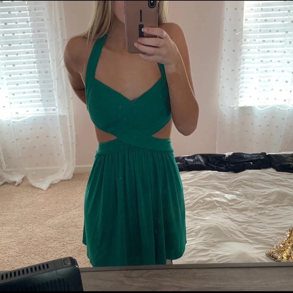 BCBG Green Flowy adress